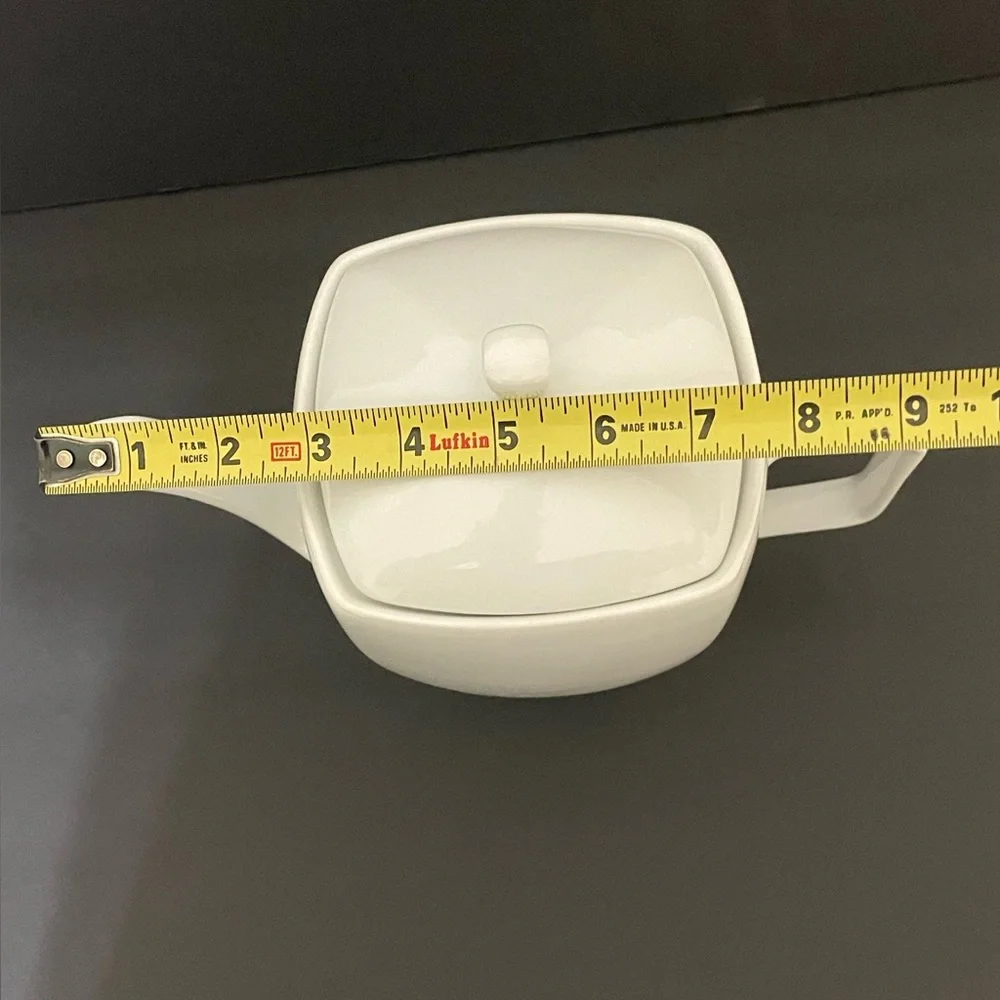 Modern White Ceramic 4 Cup Teapot or Coffee Kettle Like New
